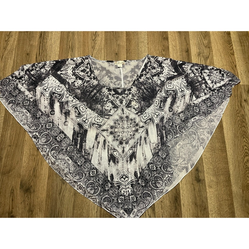 World Unity Shawl, Women's Size XL, Black White